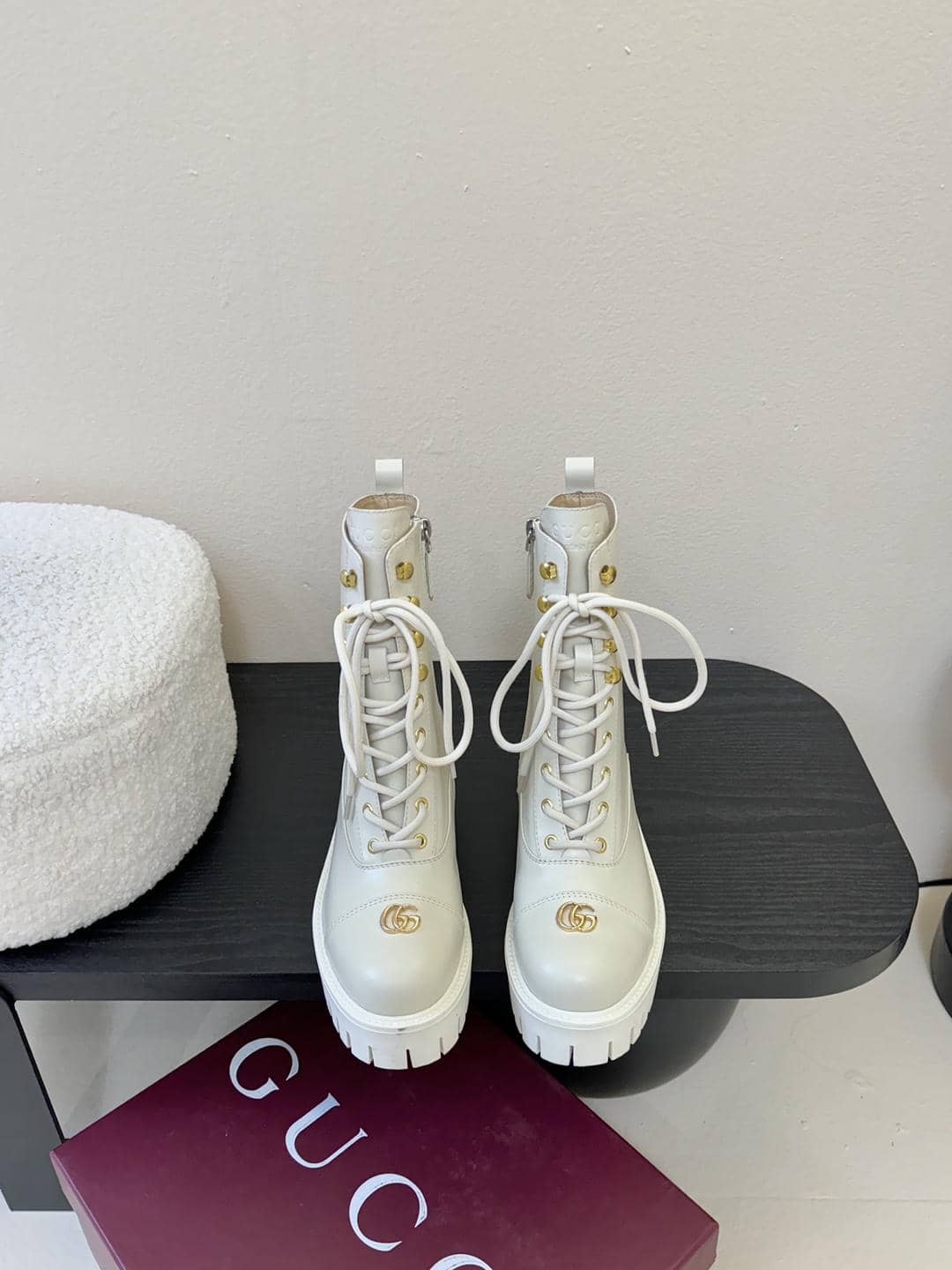 0010 Boots